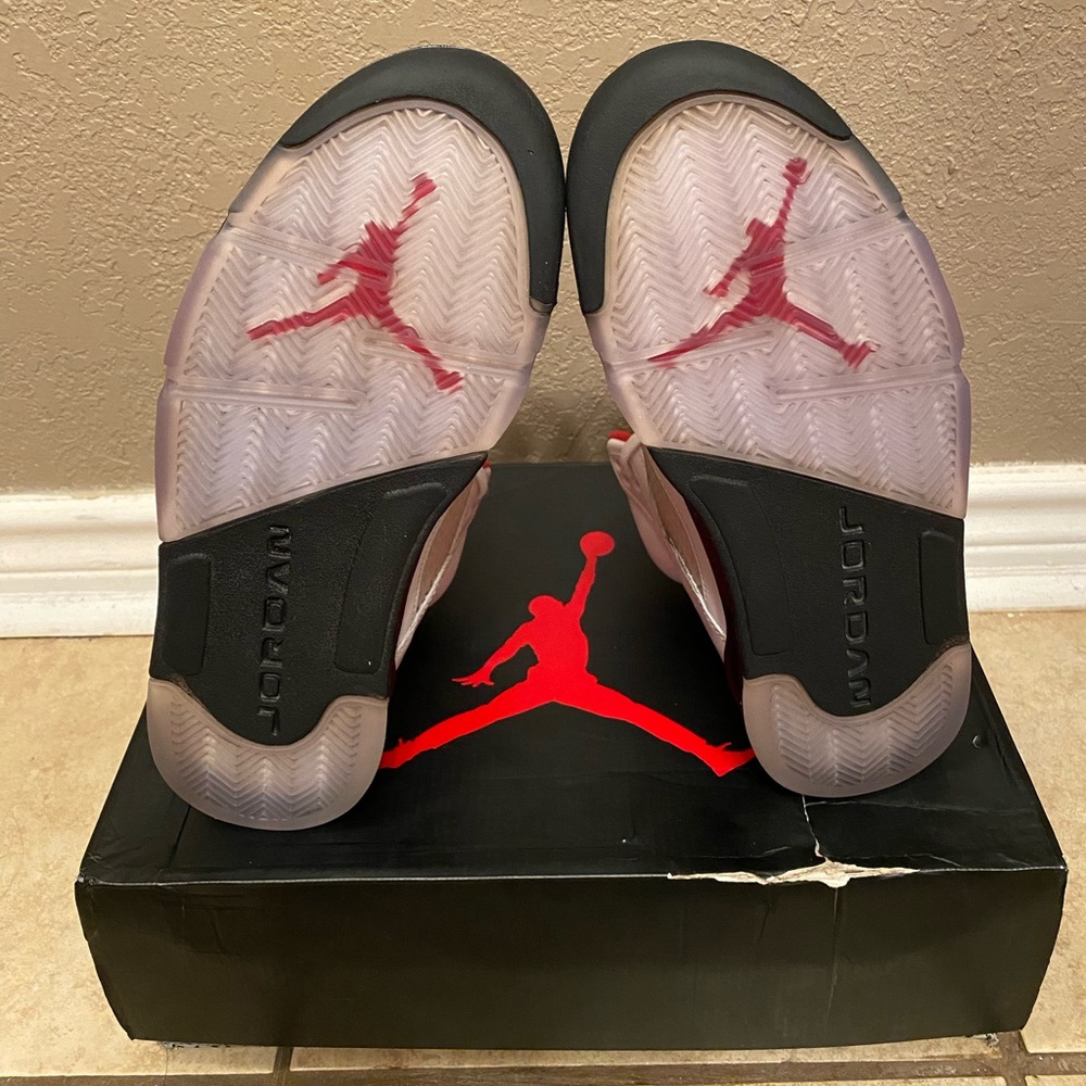 Jordan Retro Fire Red 5 - Picture 3 of 10